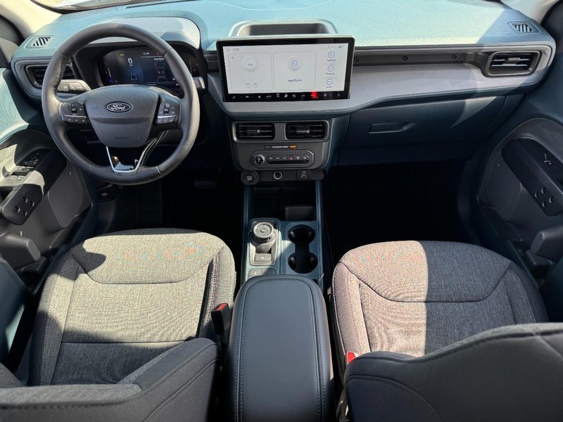 Ford Maverick Vehicle Image 10