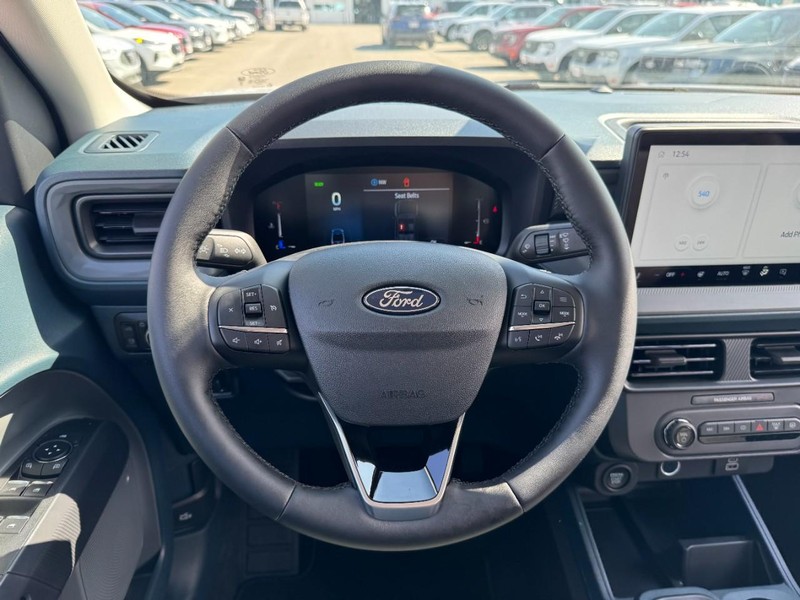 Ford Maverick Vehicle Image 11