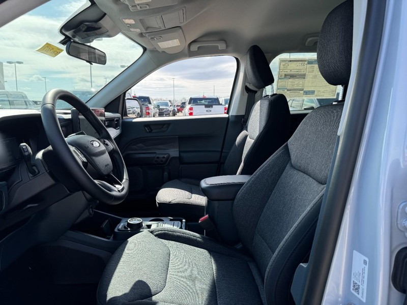 Ford Maverick Vehicle Image 17