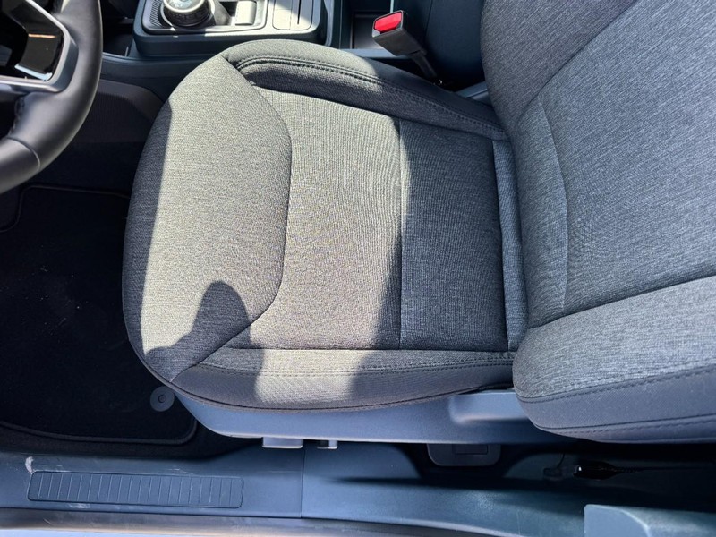 Ford Maverick Vehicle Image 18