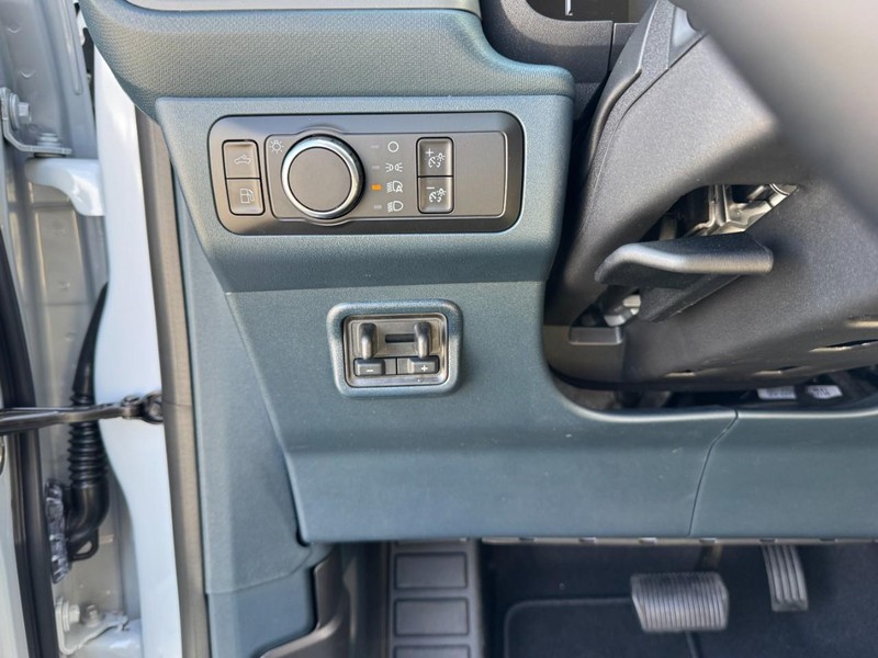 Ford Maverick Vehicle Image 20