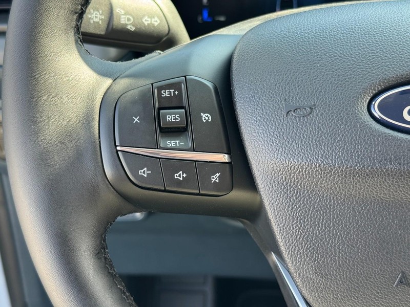 Ford Maverick Vehicle Image 21