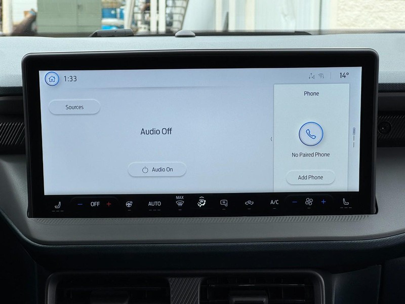 Ford Maverick Vehicle Image 12