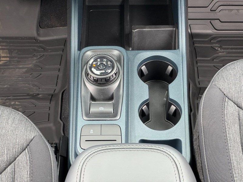 Ford Maverick Vehicle Image 14