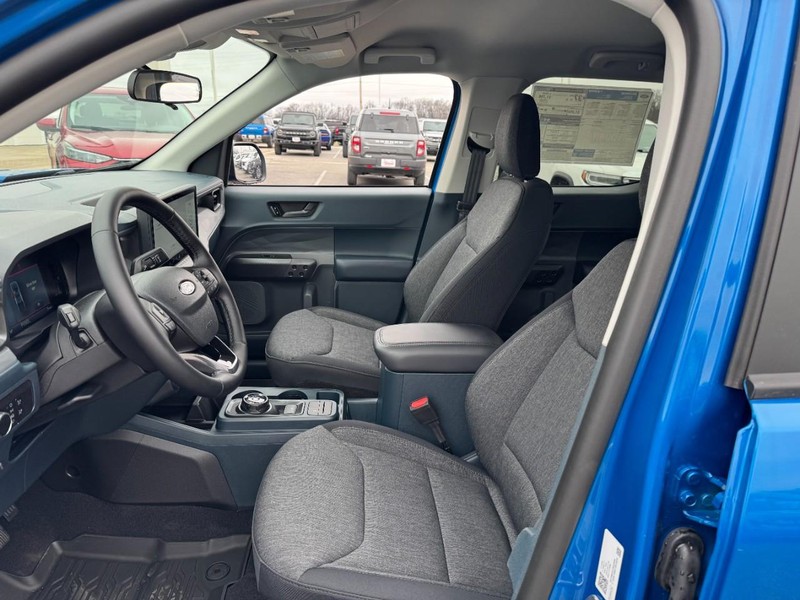 Ford Maverick Vehicle Image 17