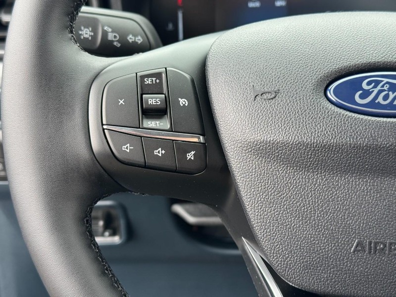 Ford Maverick Vehicle Image 21