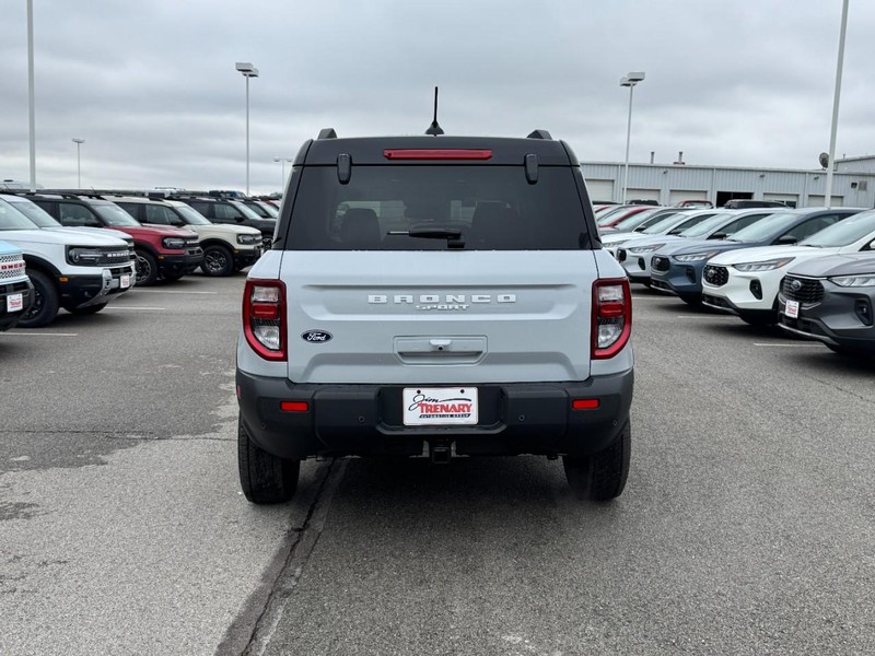 Ford Bronco Sport Vehicle Full-screen Gallery Image 4
