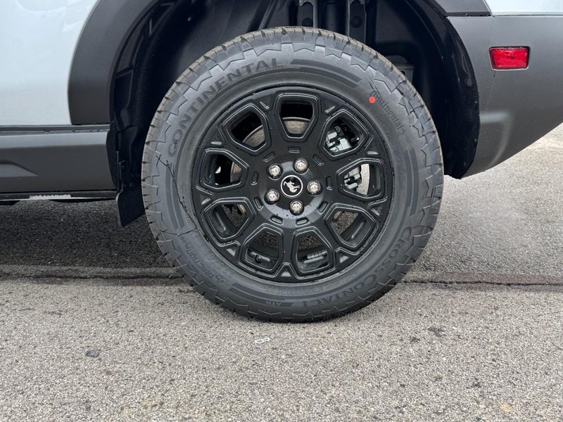 Ford Bronco Sport Vehicle Full-screen Gallery Image 6