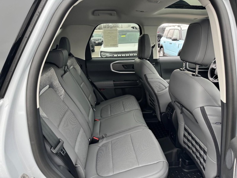 Ford Bronco Sport Vehicle Full-screen Gallery Image 9