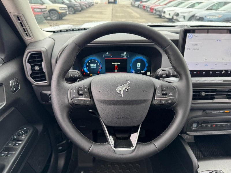 Ford Bronco Sport Vehicle Full-screen Gallery Image 12