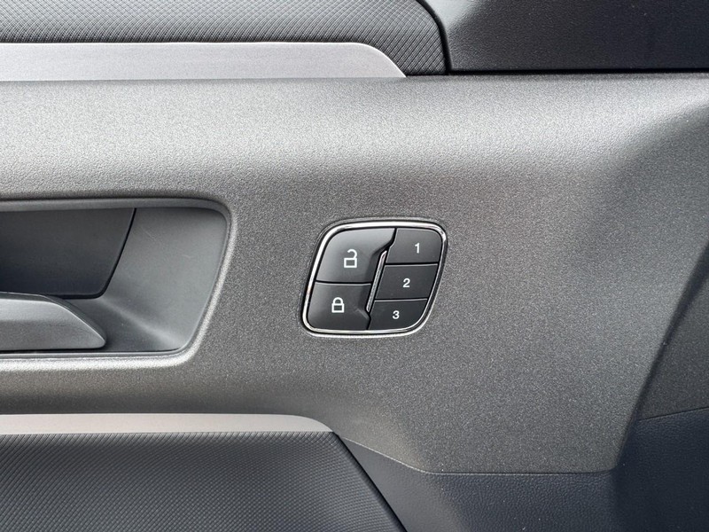 Ford Bronco Sport Vehicle Full-screen Gallery Image 17