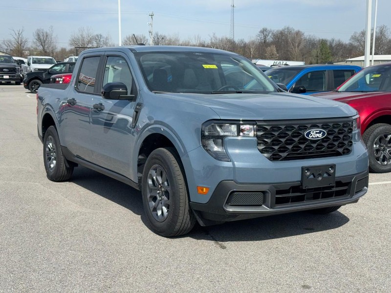 Ford Maverick Vehicle Full-screen Gallery Image 2