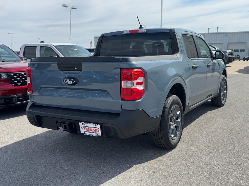 Ford Maverick Vehicle Full-screen Gallery Image 3