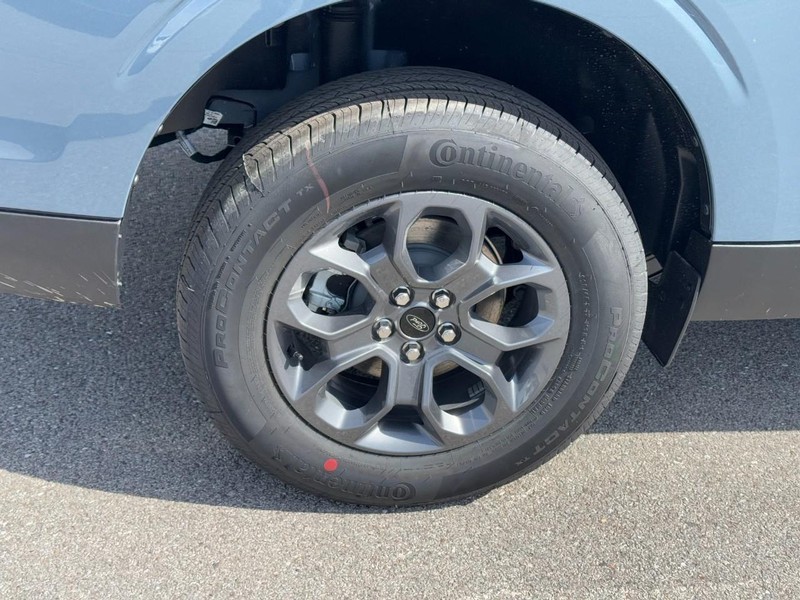 Ford Maverick Vehicle Full-screen Gallery Image 4