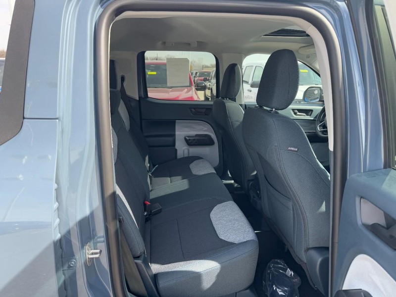 Ford Maverick Vehicle Full-screen Gallery Image 5