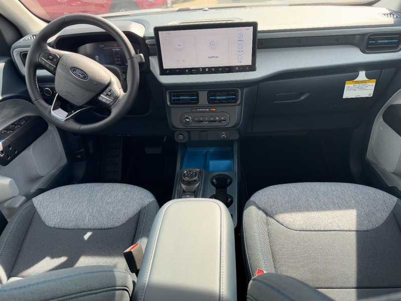 Ford Maverick Vehicle Full-screen Gallery Image 6