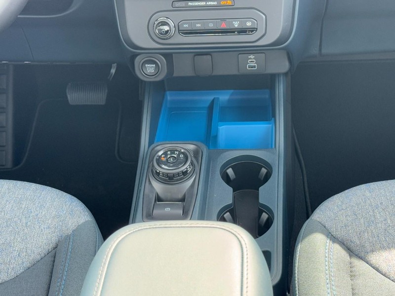 Ford Maverick Vehicle Full-screen Gallery Image 9