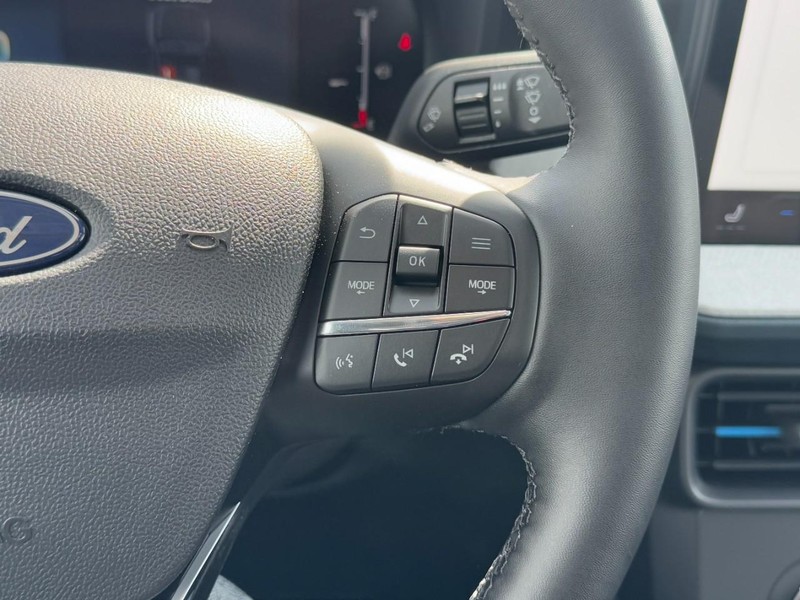 Ford Maverick Vehicle Full-screen Gallery Image 11