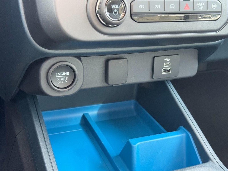 Ford Maverick Vehicle Full-screen Gallery Image 12