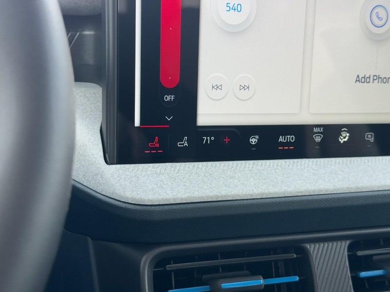 Ford Maverick Vehicle Full-screen Gallery Image 13