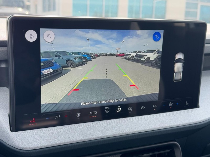 Ford Maverick Vehicle Full-screen Gallery Image 14