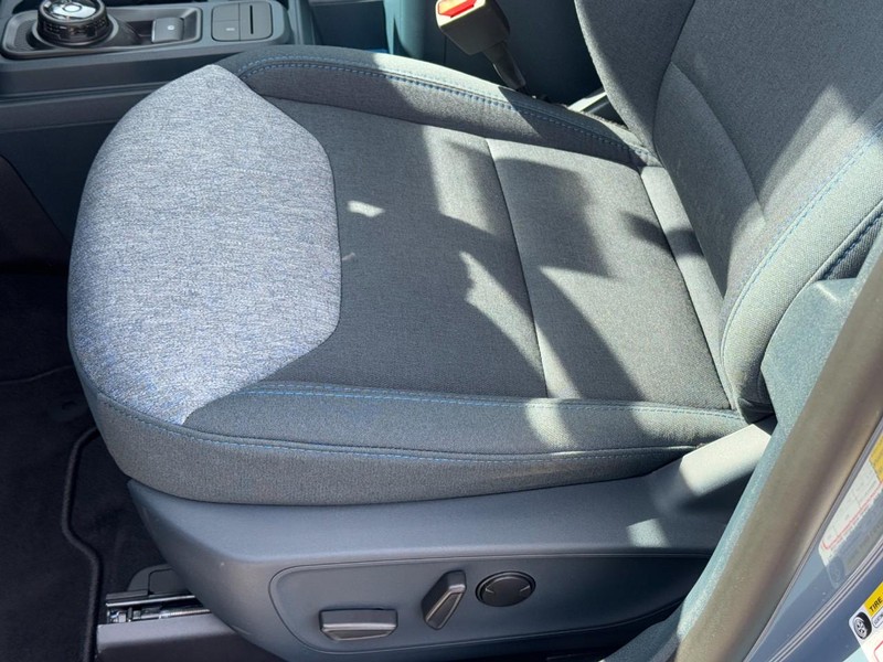 Ford Maverick Vehicle Full-screen Gallery Image 15