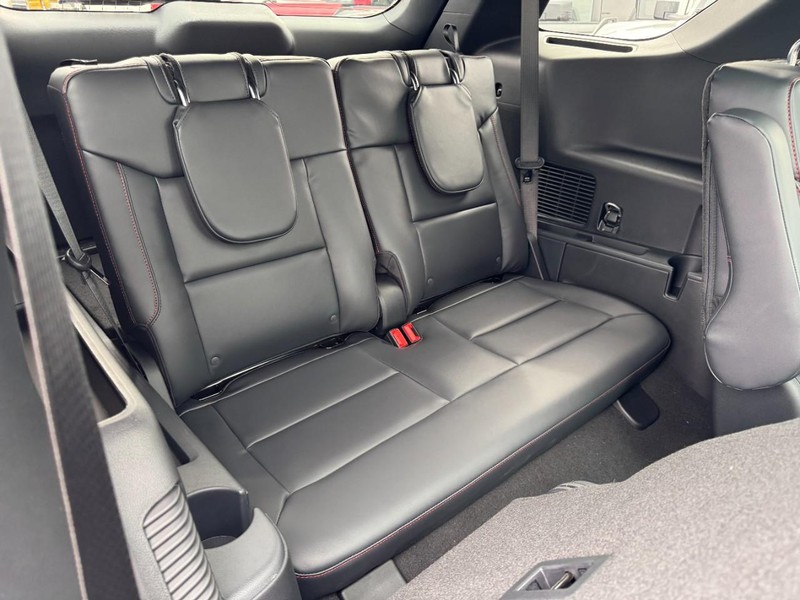 Ford Explorer Vehicle Image 07