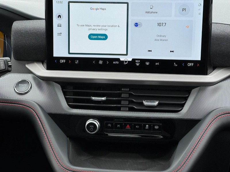 Ford Explorer Vehicle Image 10