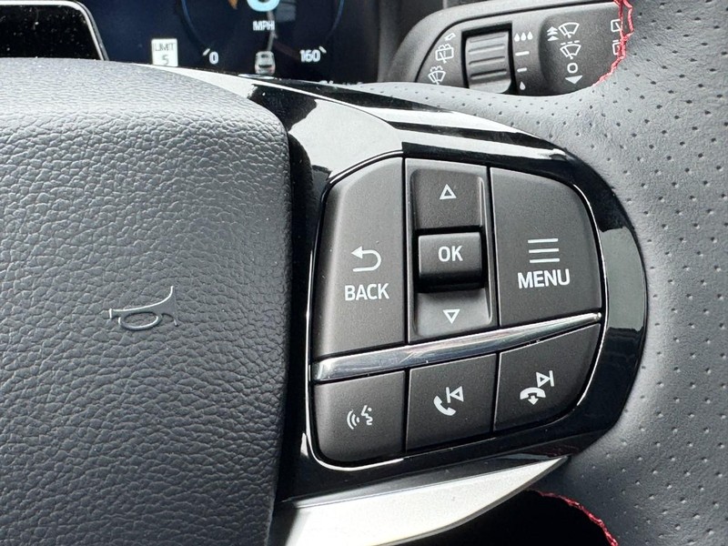 Ford Explorer Vehicle Image 19