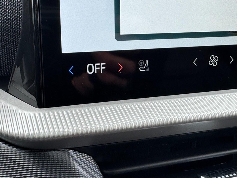 Ford Explorer Vehicle Image 20