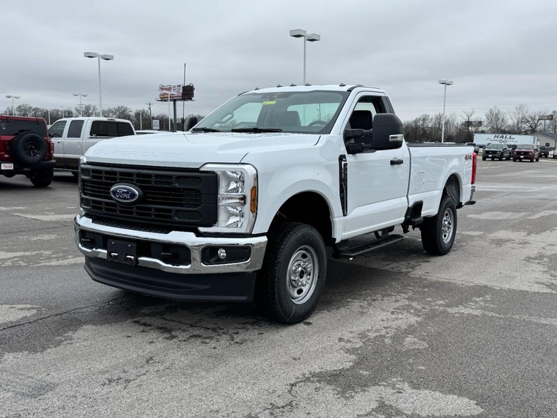Ford Super Duty F-250 SRW Vehicle Full-screen Gallery Image 7