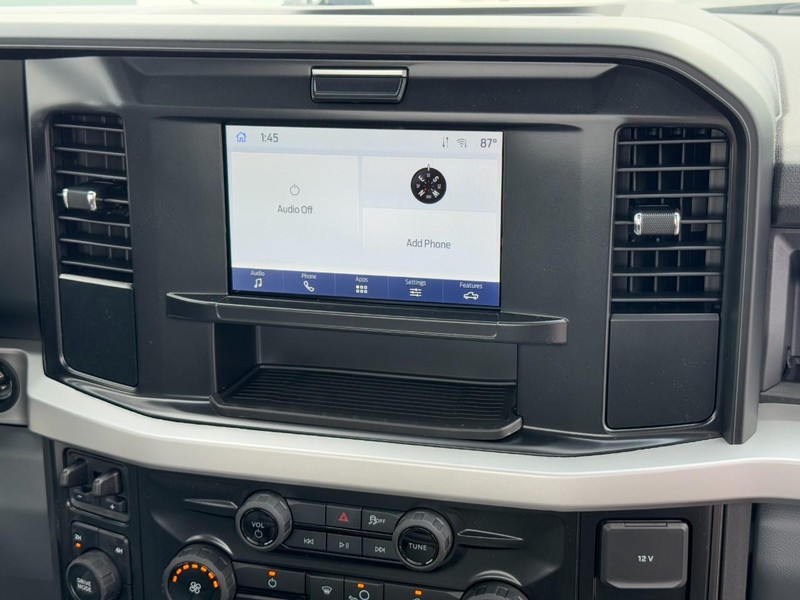 Ford Super Duty F-350 SRW Vehicle Full-screen Gallery Image 8