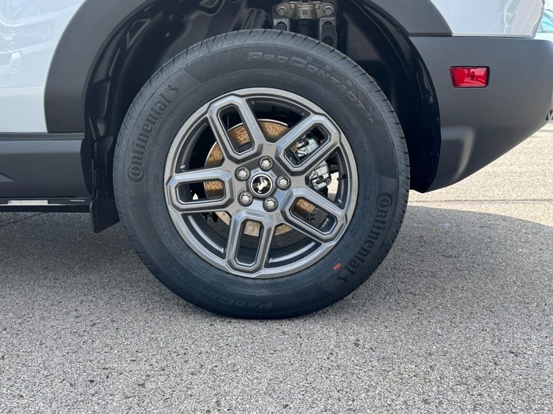 Ford Bronco Sport Vehicle Full-screen Gallery Image 6