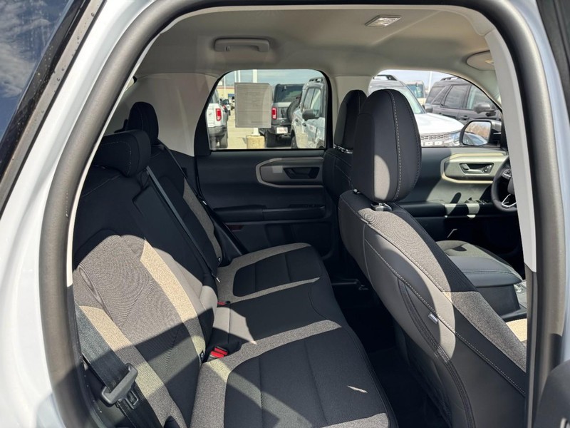 Ford Bronco Sport Vehicle Full-screen Gallery Image 9