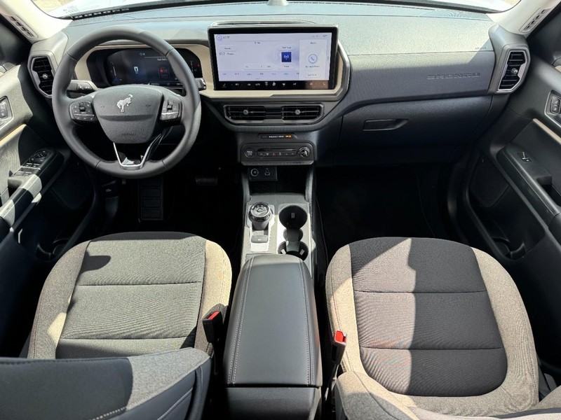 Ford Bronco Sport Vehicle Full-screen Gallery Image 10