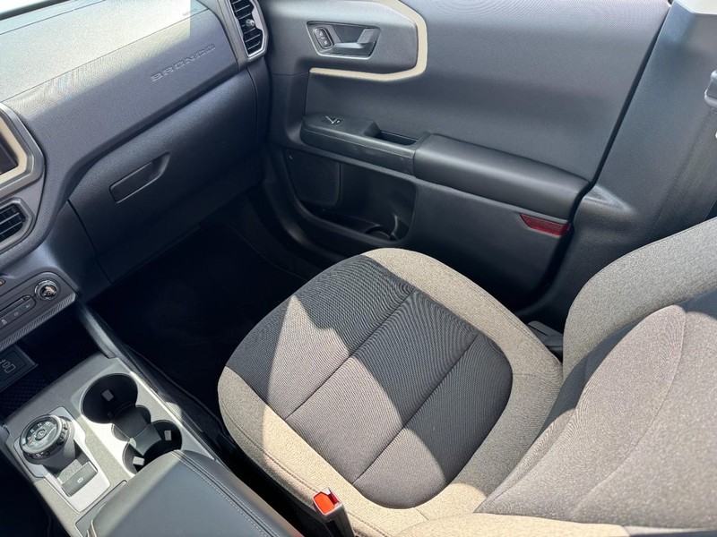 Ford Bronco Sport Vehicle Full-screen Gallery Image 14