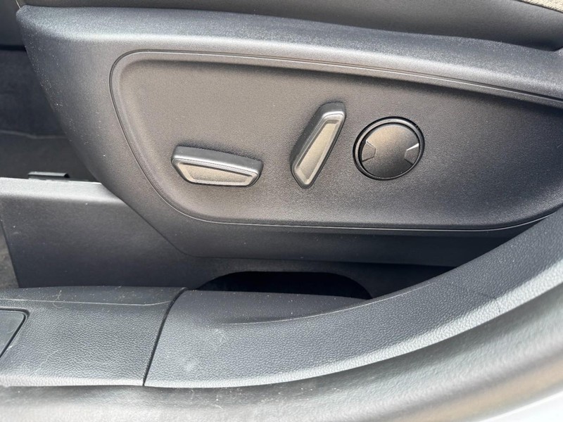 Ford Bronco Sport Vehicle Full-screen Gallery Image 19