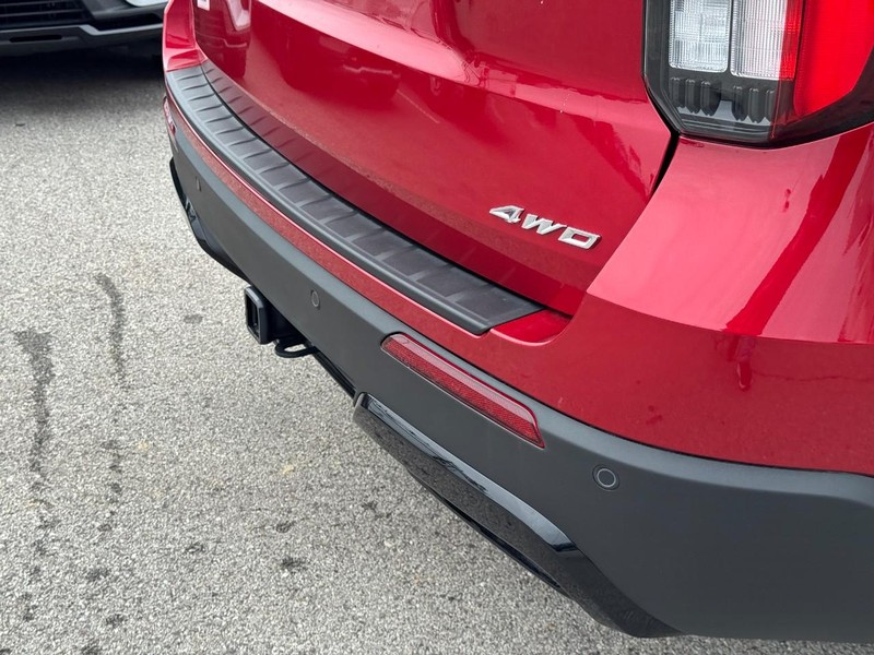 Ford Explorer Vehicle Image 04