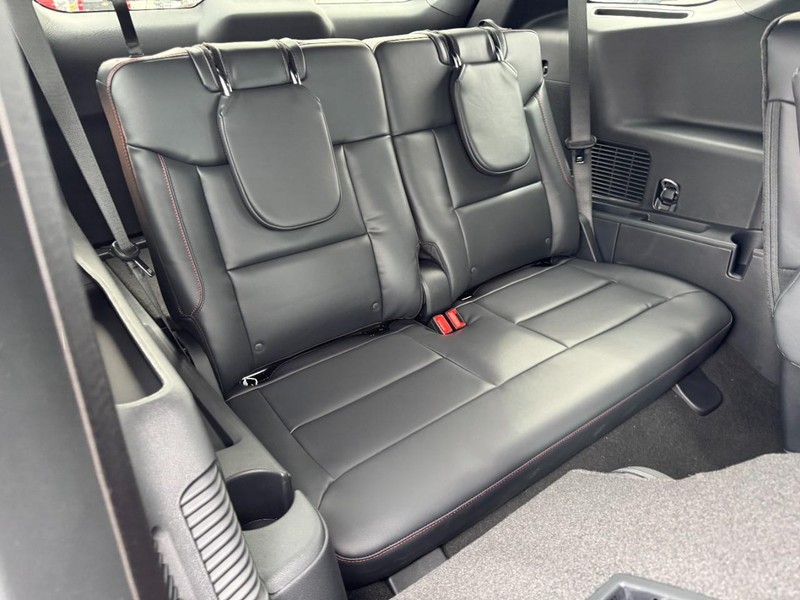 Ford Explorer Vehicle Image 07