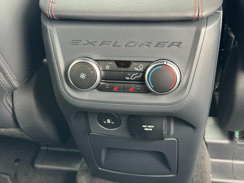 Ford Explorer Vehicle Image 12