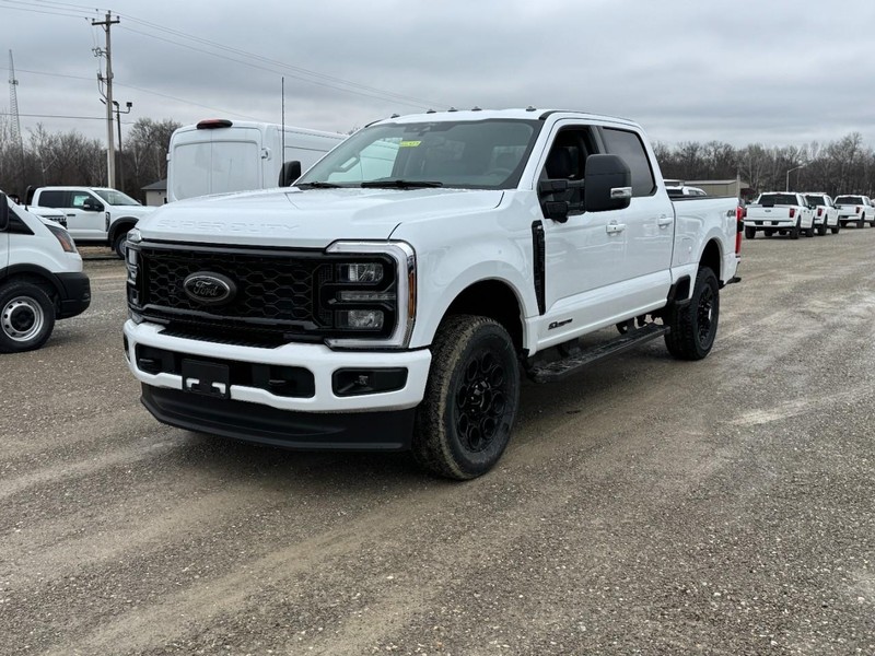 Ford Super Duty F-250 SRW Vehicle Full-screen Gallery Image 7