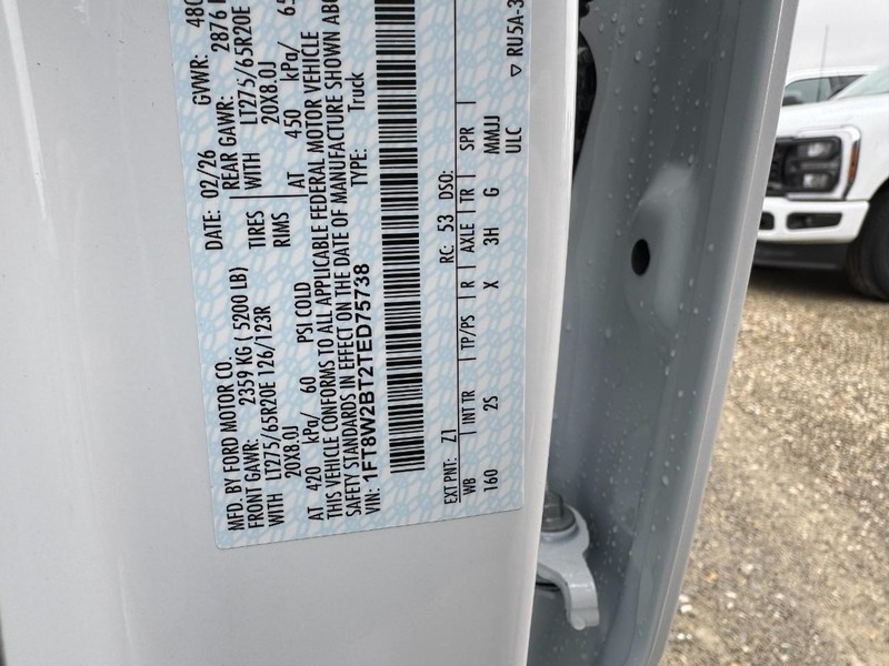 Ford Super Duty F-250 SRW Vehicle Full-screen Gallery Image 23