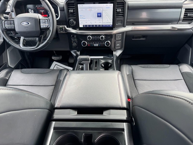 Ford F-150 Vehicle Full-screen Gallery Image 11