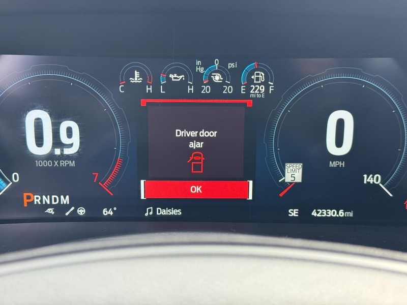 Ford F-150 Vehicle Full-screen Gallery Image 20