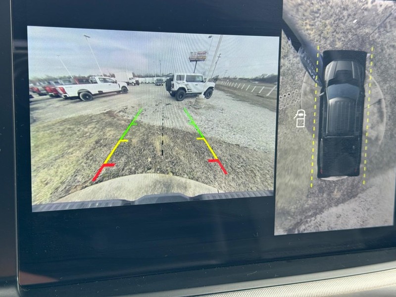 Ford F-150 Vehicle Full-screen Gallery Image 22