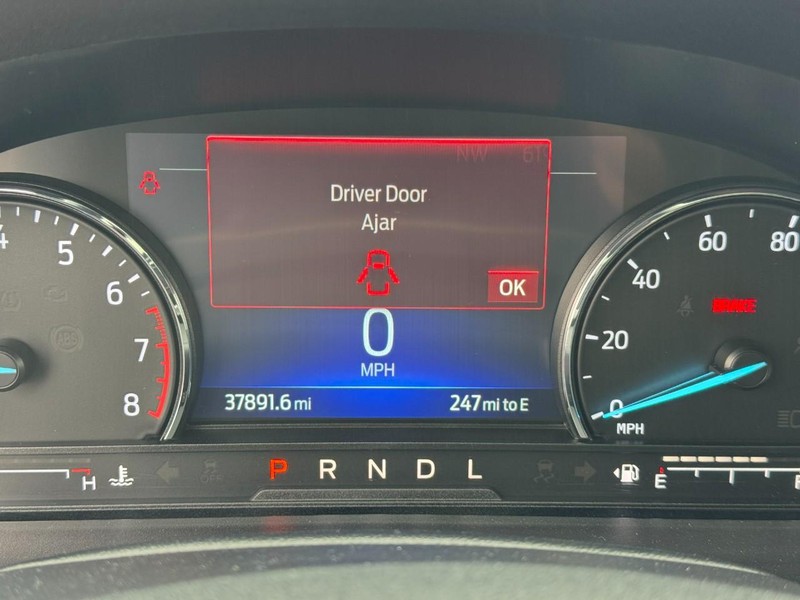 Ford Explorer Vehicle Image 20