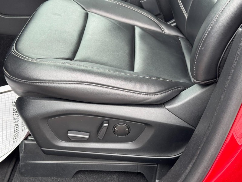 Ford Explorer Vehicle Image 25