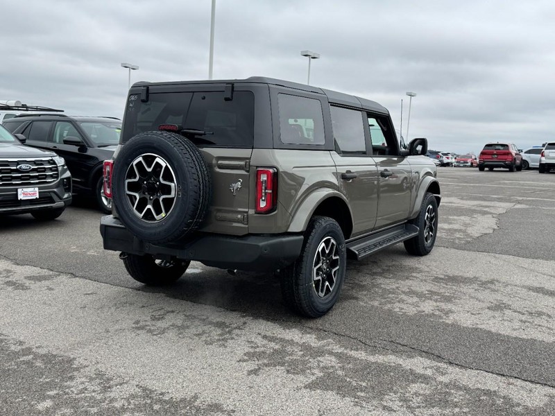 Ford Bronco Vehicle Image 03