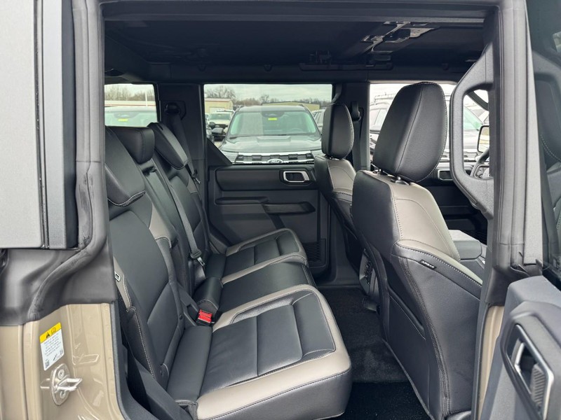 Ford Bronco Vehicle Image 09