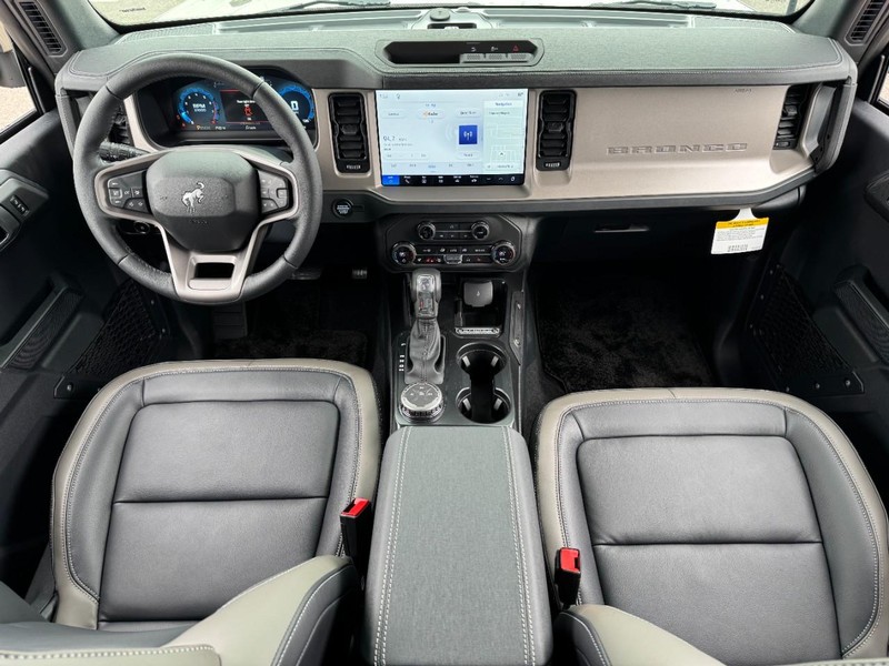 Ford Bronco Vehicle Image 10